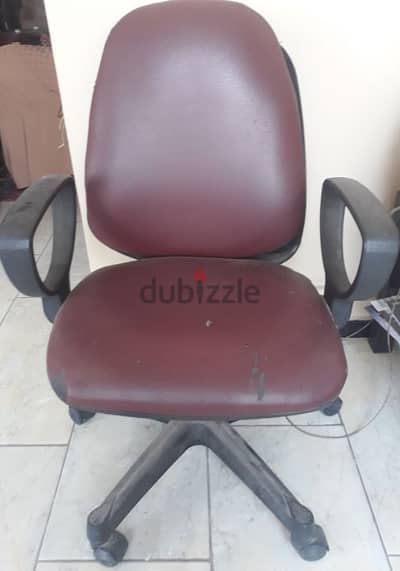 كرسى مكتب يحتاج  صيانة