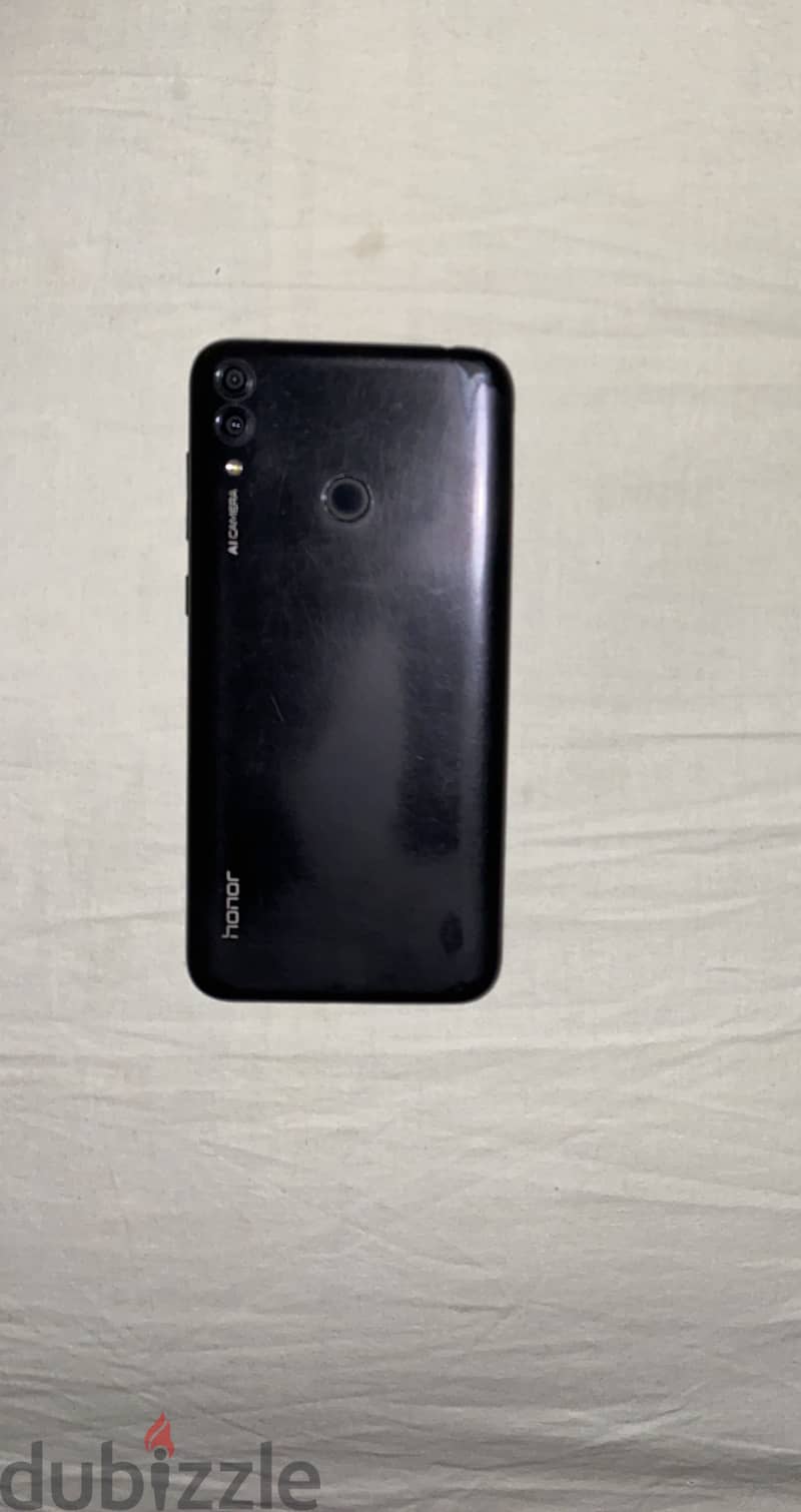 Honor 8C 1