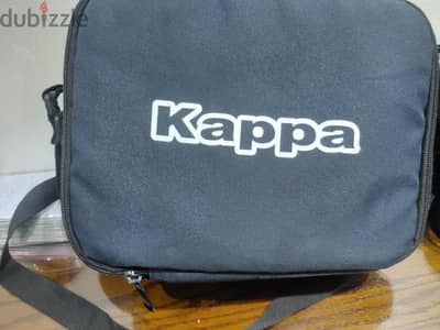 لانش باج ماركة kappa  من الامارات كأنها جديدة