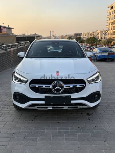 Mercedes-Benz GLA 200 2023