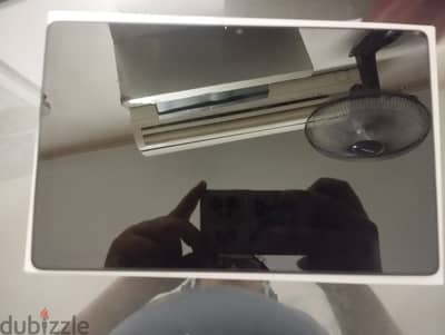 الشاشه حلوة كويسة للعرض و استعمال قليل و حالته جيده الشاشه حلوة كويسة للعرض و استعمال قليل و حالته جيده