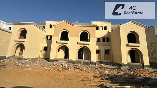 Town Villa for Sale 160 sqm + 66 sqm Garden + 33 sqm Open Roof Terrace,Down Payment&Installments, Resale Below Market Price in Sarai–near Madinaty