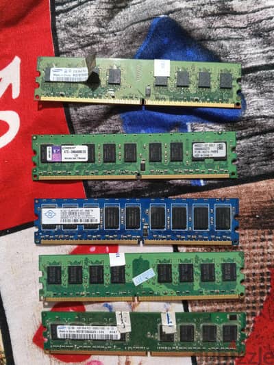 رامات نستعملة ddr2   للبيع او البدل  ب ddr3