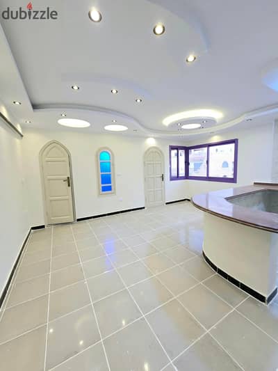 شقه ب الروف في الإسكندرية العجمي شاطي النخيل خطوات لي البحر موقع مميز جدا لي الاستثمار والسكني
