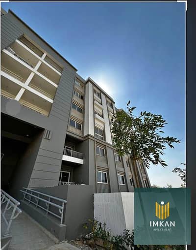Apartment for sale in Hyde Park Compound, Fifth Settlement. Down payment of 650,000 EGP with an 8-year installment plan. The compound is fully inhabit