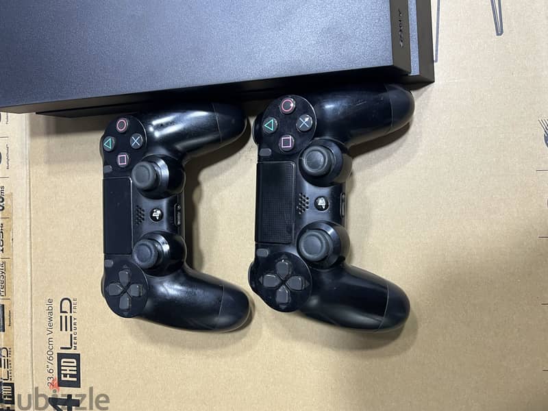 Ps4 +2 controllers 2