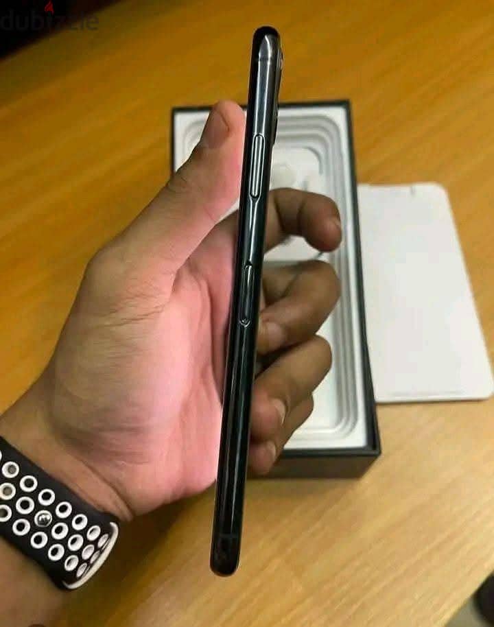 Apple - iPhone 11 Pro Max 1
