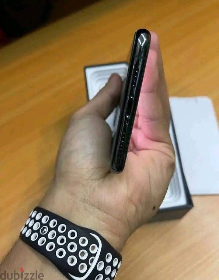 Apple - iPhone 11 Pro Max 2