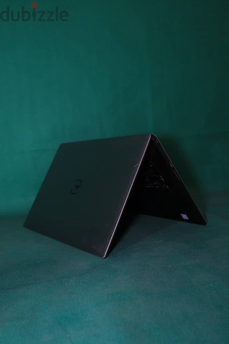 Dell Precision 5520 (Touch Screen) 1