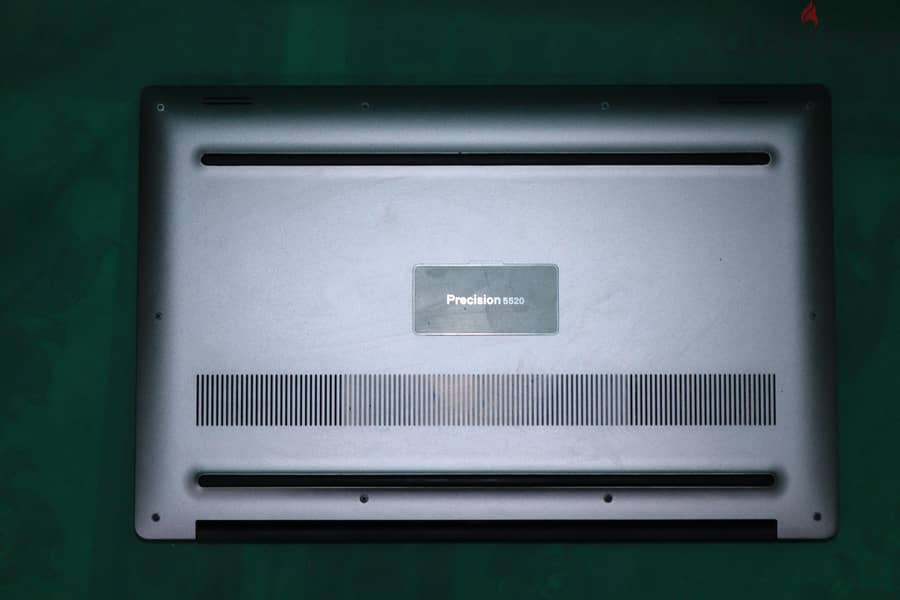Dell Precision 5520 (Touch Screen) 4