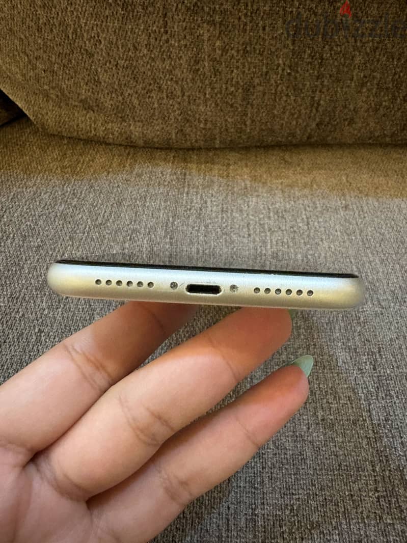 Apple - iPhone 11 4