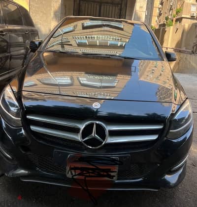 Mercedes-Benz B180 2015