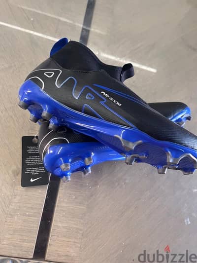 Nike air zoom football shoes ( new )