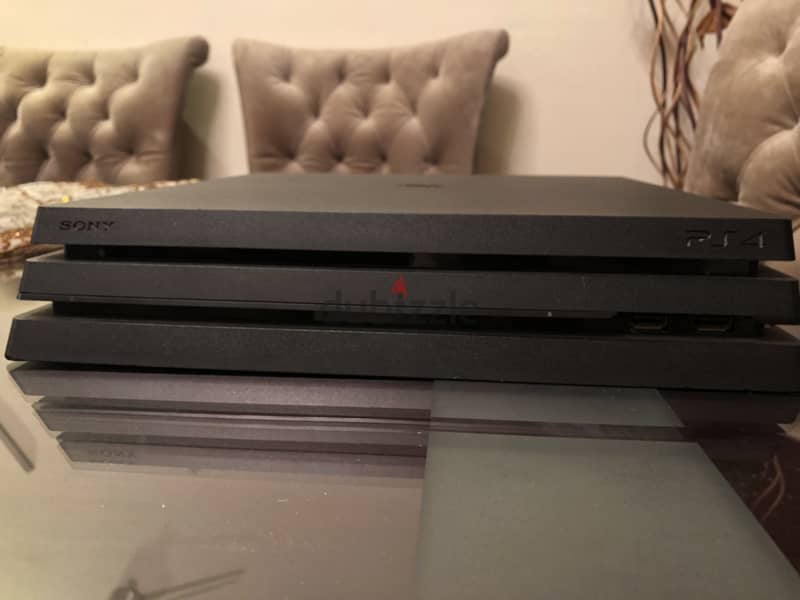 PS4 Pro 1TB 3