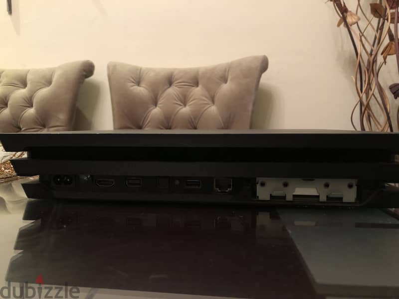 PS4 Pro 1TB 6