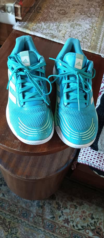 Adidas أصلي مقاس41