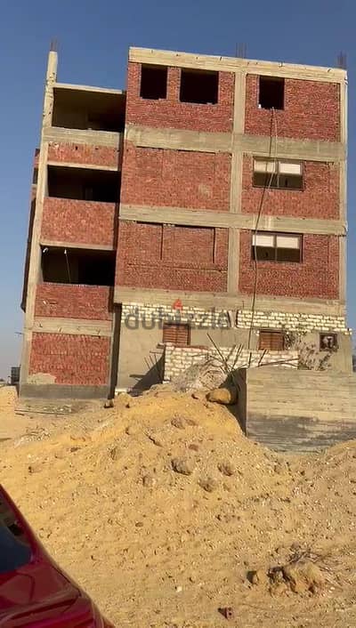 مبنى 3000م طريق مصر أسيوط الصحراوي مباشرة مقابل العياط