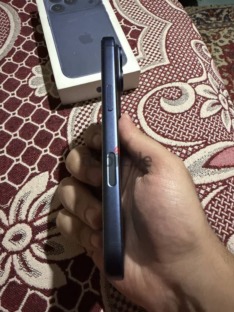 iPhone 17 Pro - Like New (Blue) 3