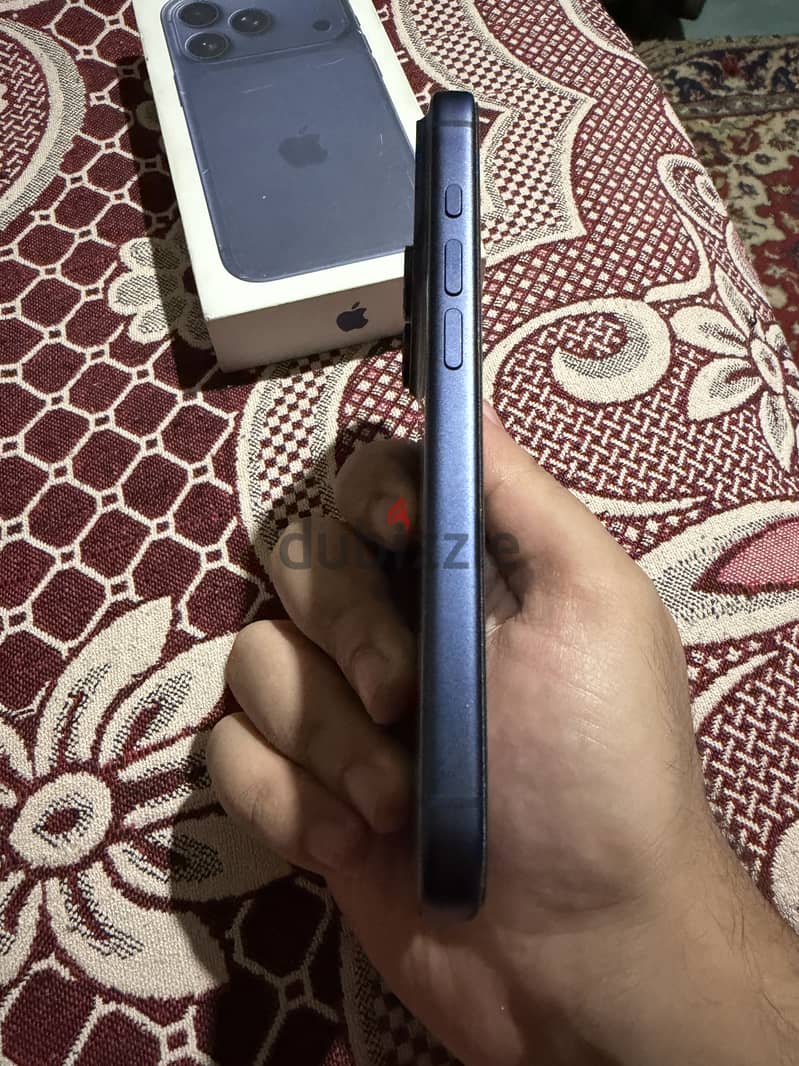 iPhone 17 Pro - Like New (Blue) 5
