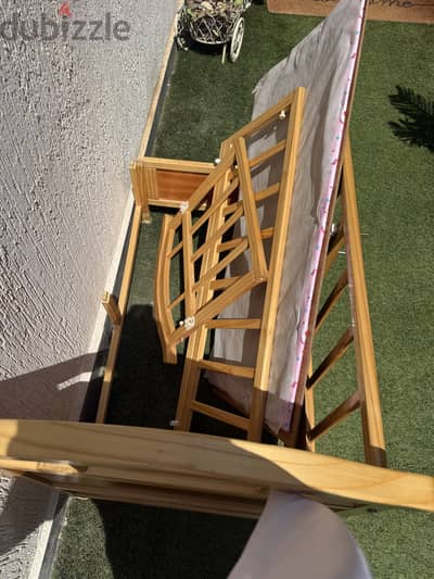 Baby bed almost new little used سرير اطفال