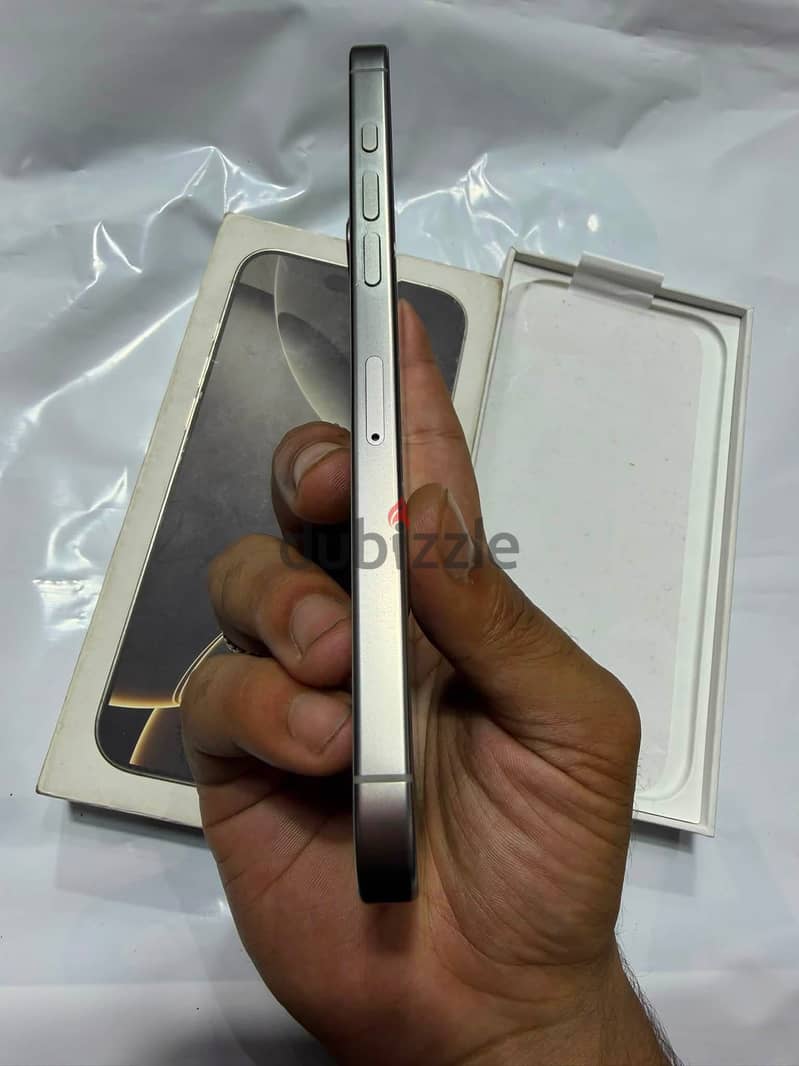 Apple - iPhone 16 Pro Max 3