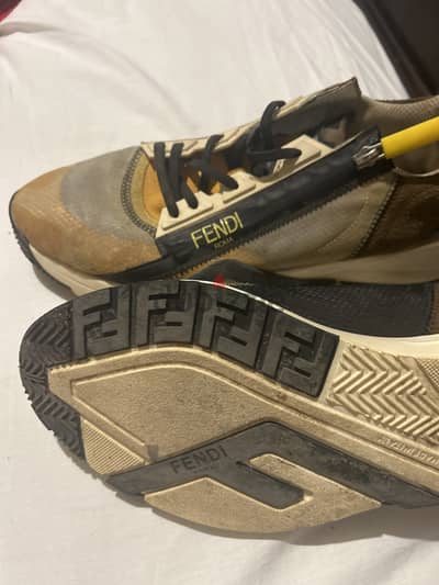 FENDI SNEAKERS