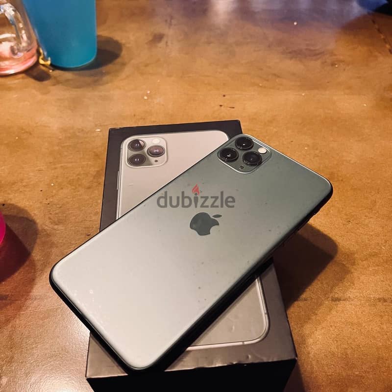 Apple - iPhone 11 Pro Max 2