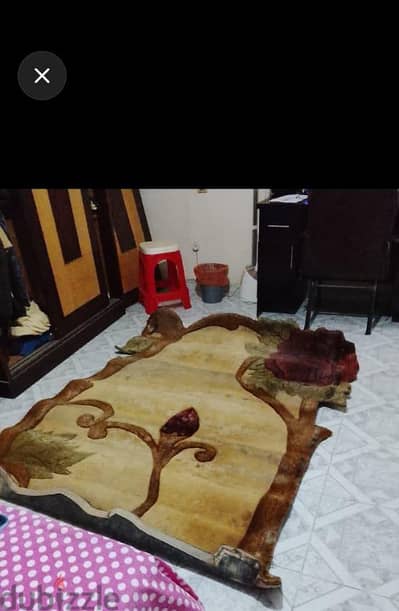 سجاد مجسم صوف بحالة  (جديدة) و جيدة جدا