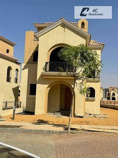 Town house cornar Ready To Move With lowest down payment and lowest price in Sarai Compound