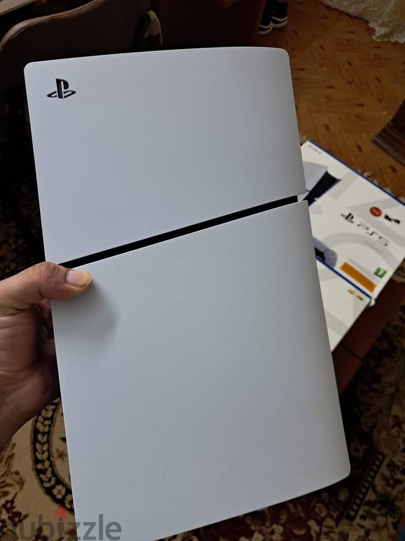 PS5 Slim CD with 2 Controllers 3
