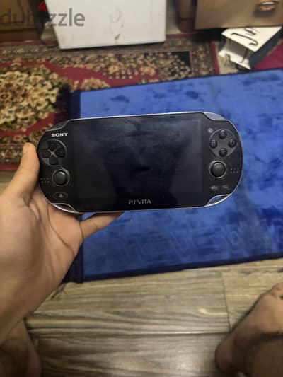 ps vita و لعبتين