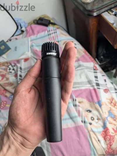 Shure sm57 dynamic microphone (instruments / vocals)