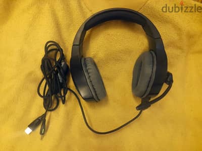 Headphone مستعملة بحالة ممتازة