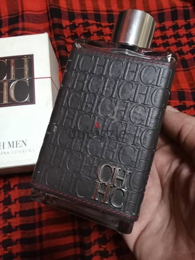 برفان  صنع أسبانيا معتق من 2014 اقرأ التفاصيل CH men Carolina Herrera