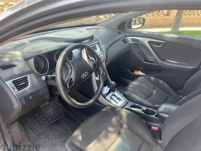 Hyundai Elantra 2012