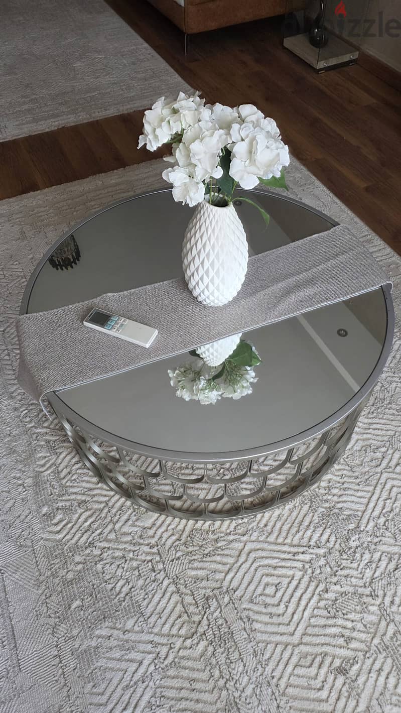 Center coffee table 1