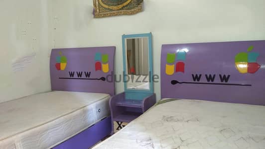 للبيع غرفة نوم كاملة مودرن تنفع *أطفال ولاد وبنات وشباب* بحالة ممتازة