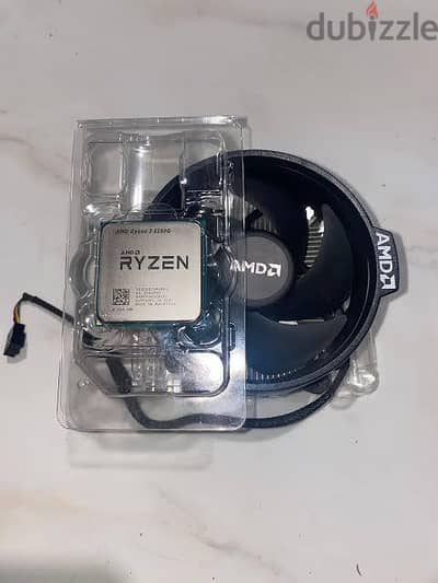بروسيسور Ryzen 3 3200G معاه الكولر الاستوك بتاعه