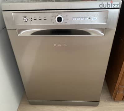 Ariston dishwasher 14 people