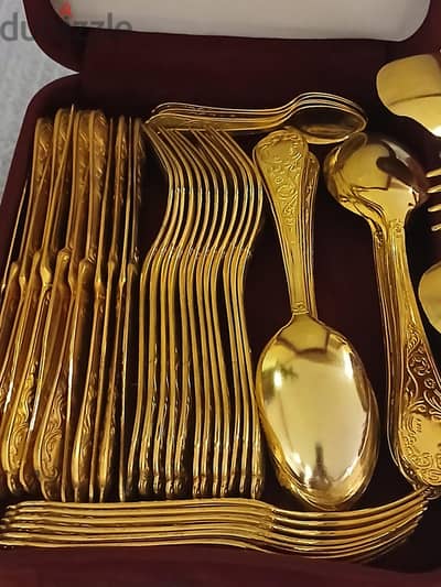 طاقم ايبيزينج إيطالي مطلي دهب مختوم  ومدمج
