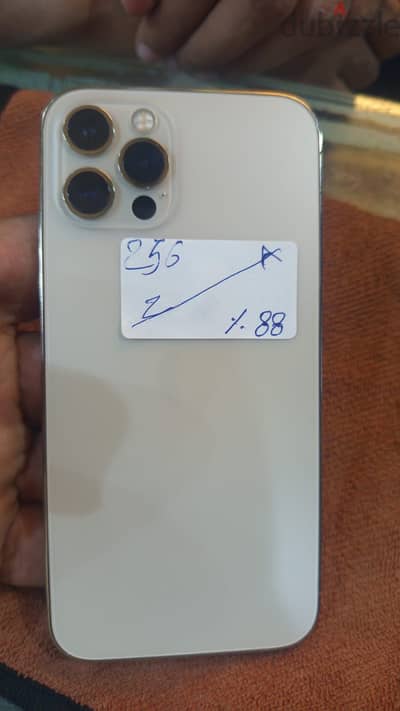 آبل - آيفون 12 برو