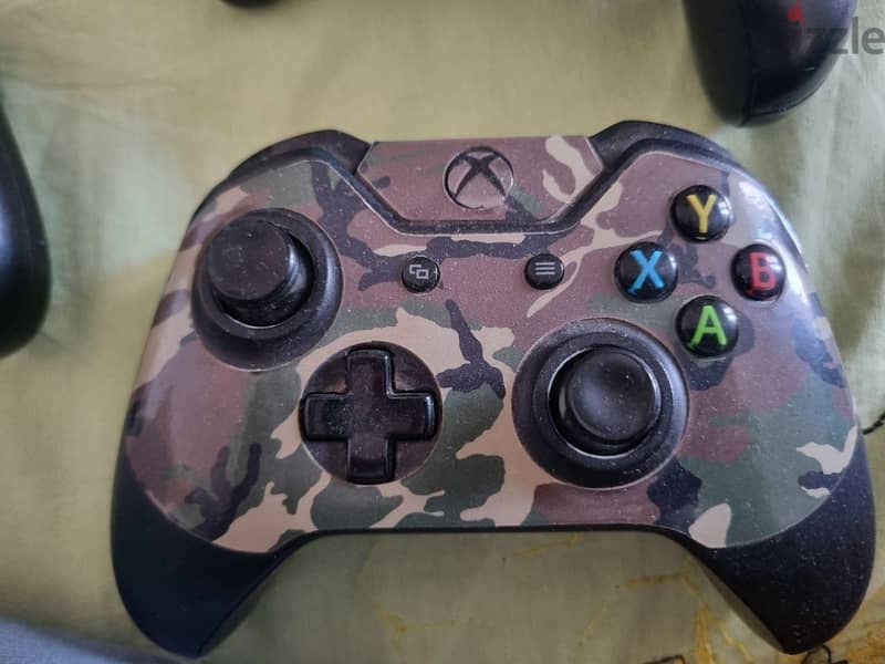 xbox one x 3controllers 3