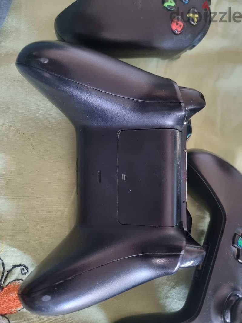 xbox one x 3controllers 6