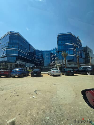 وحدة طبية للبيع في مول كيرنلفي التسعين الشمالي في التجمع الخامس