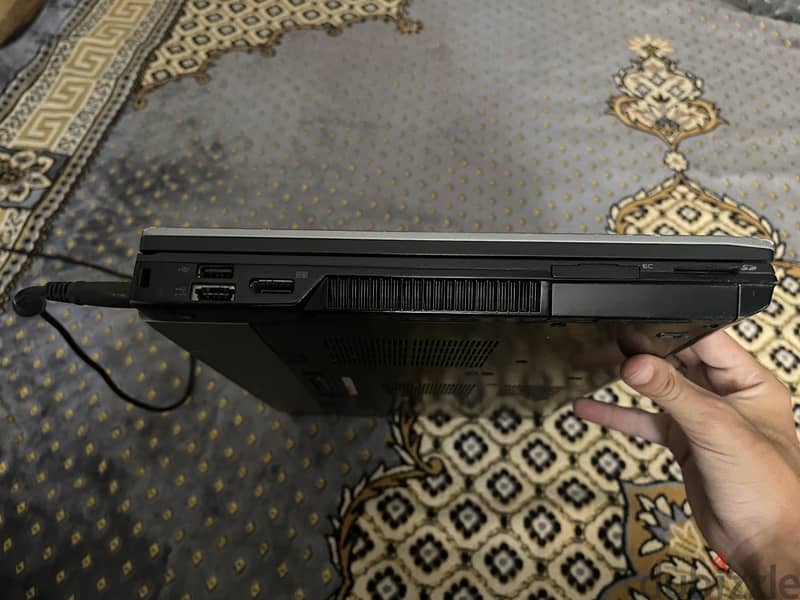 لابتوب dell 1