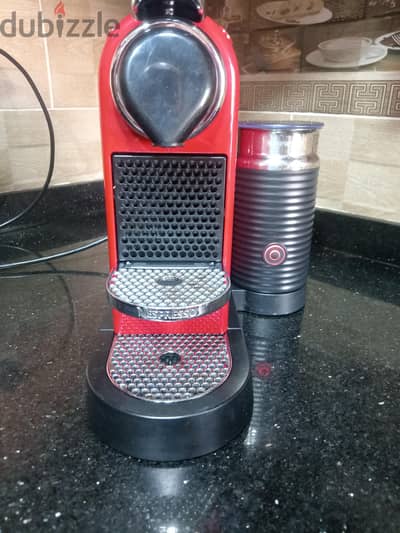 nespresso coffee machine with Milk frother ماكينة قهوة نسبريسو مع فوام