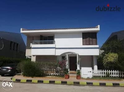 Available only starting from September 11 for rent from the owner, a luxury villa in Diamond Beach village, North Coast, consisting of five air-conditioned rooms, four bathrooms, and a garden equipped with entertainment facilities and free internet. For more details, see the description in the advertisement.