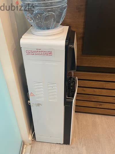 Dispenser  كولدير مياه