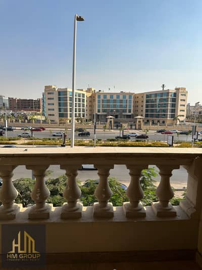 شقة مفروشة علي التسعين الشمالي مباشرة امام النيابة الادارية بجنوب الاكاديمية New Cairo