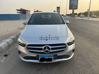 Mercedes-Benz B180 2021